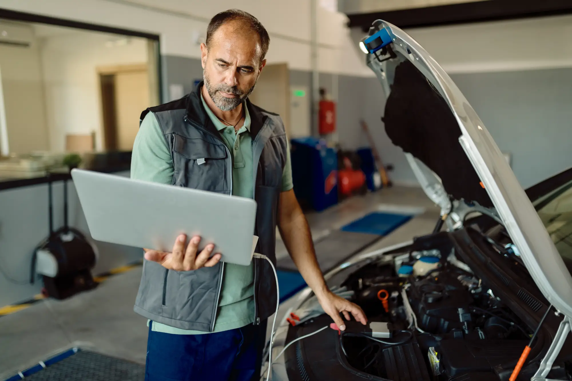 Mecanic diagnosticare auto